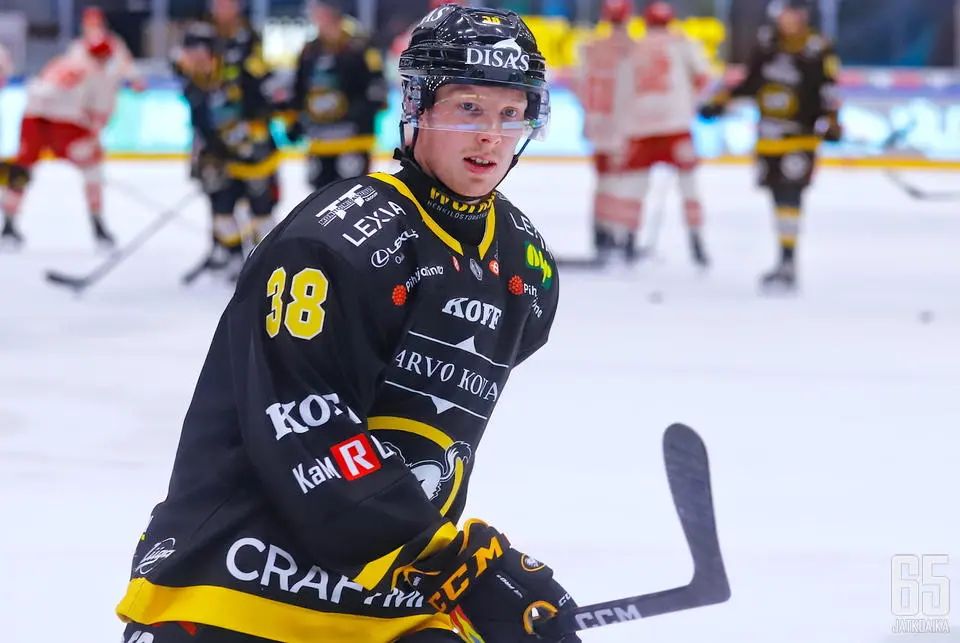 Edmonton Oilers verpflichten 24-jährigen Stürmer Aku Raty – Einjahresvertrag mit Two‑Way‑Option